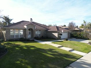 1515 Fieldspring Dr, Bakersfield, CA 93311