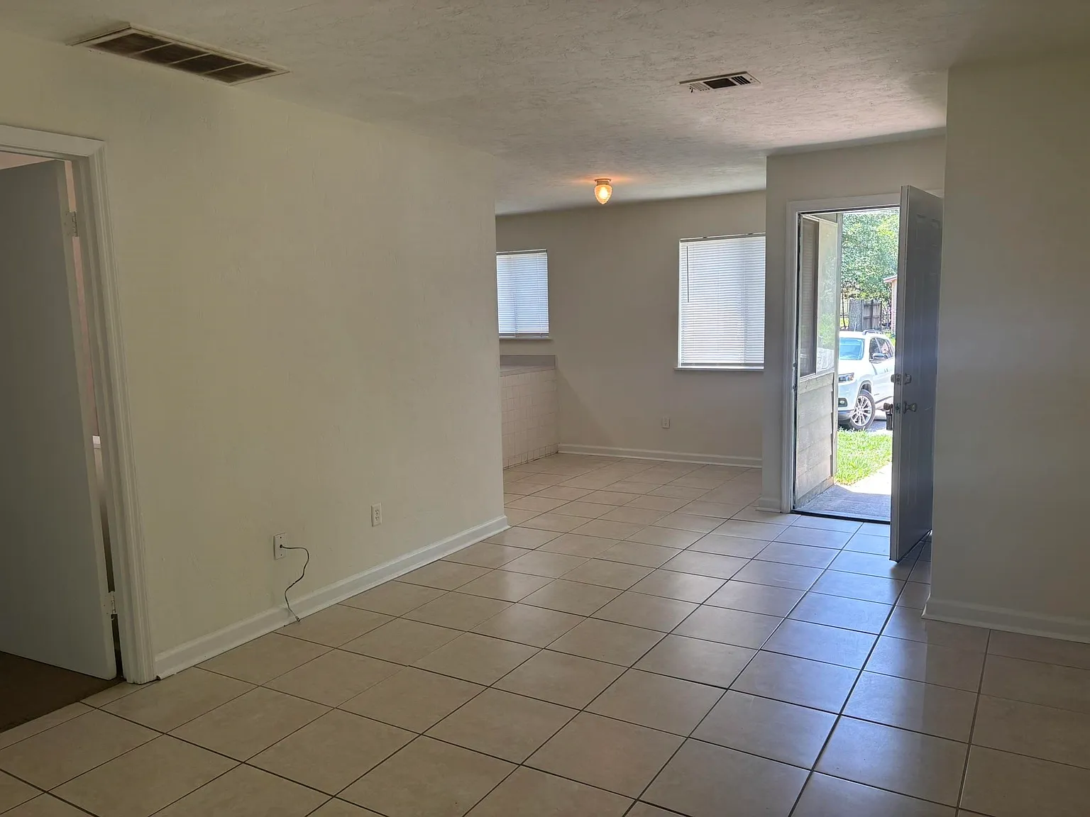 1 bed, 623 sqft, $950 — Photo 4