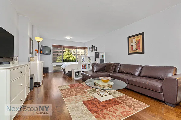 Sold by NextStopNY | media 16