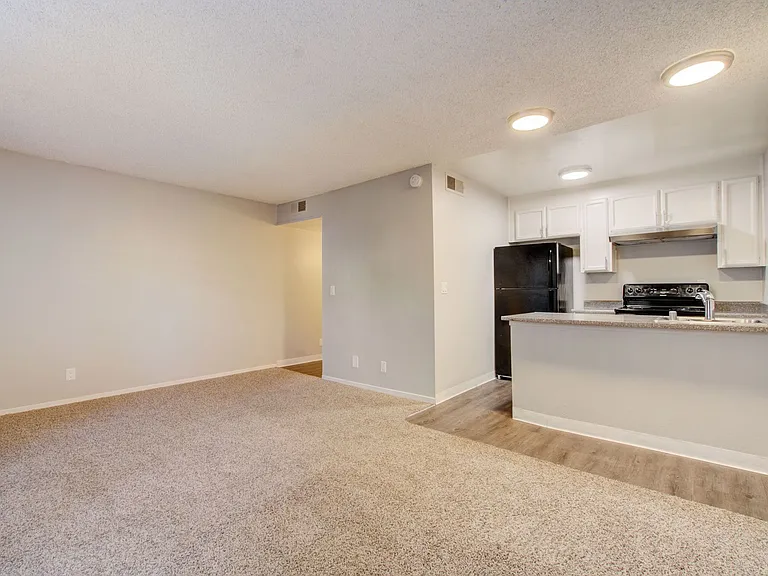 The Elms Apartments at 28th St — Photo 8