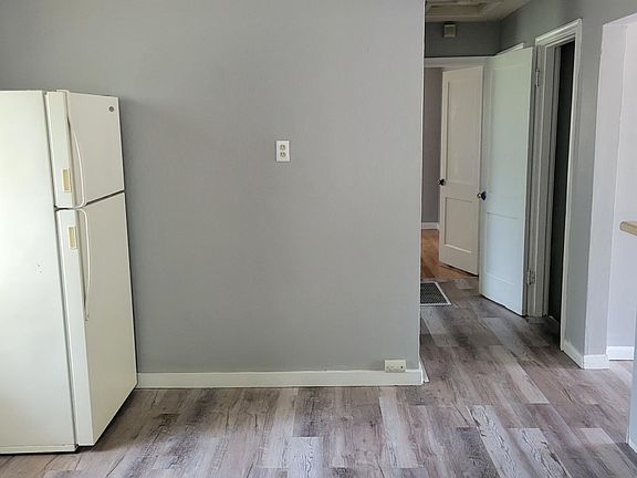 5th image of 324 Atwater Ave