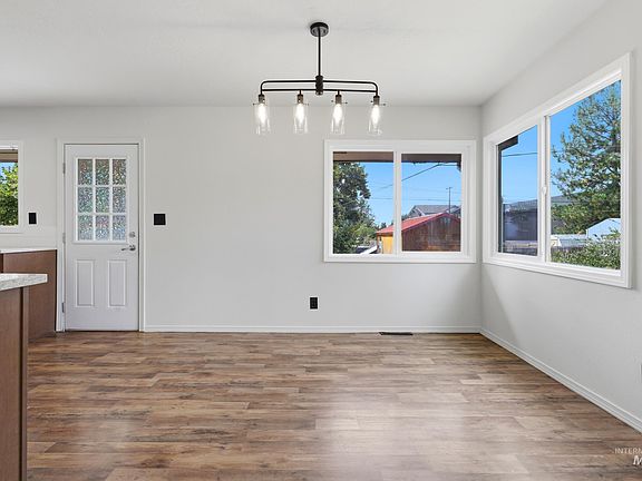 5th image of 2813 N Francis St