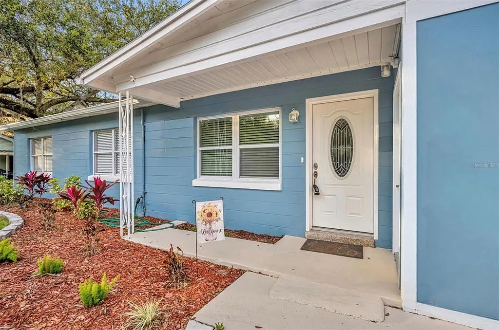 4 bed, 2.0 bath, 1411 sqft, $2,250 — Photo 1