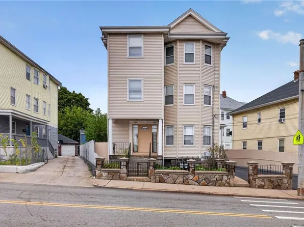 484 Weeden St, Pawtucket, RI 02860