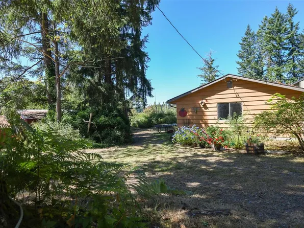 5835 Island Hwy N, Courtenay, BC V9N 3N8