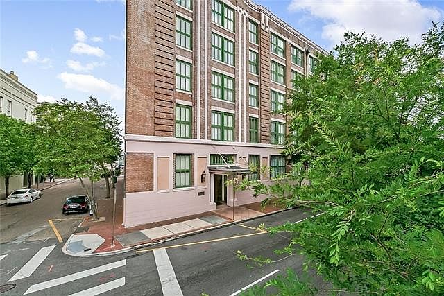 1st image of 700 S Peters St APT 601