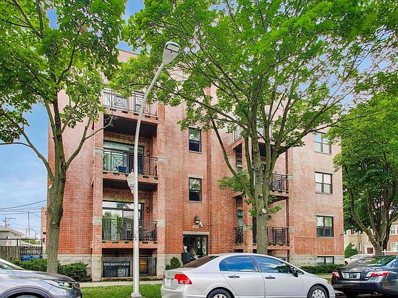3rd image of 2551 W Arthur Ave APT 1W