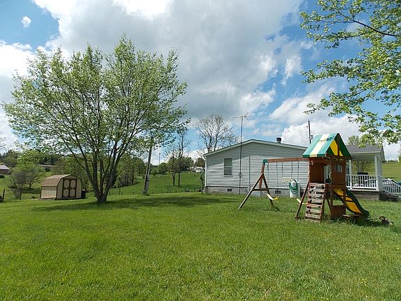 3rd image of 240 Twisted Oak Ln
