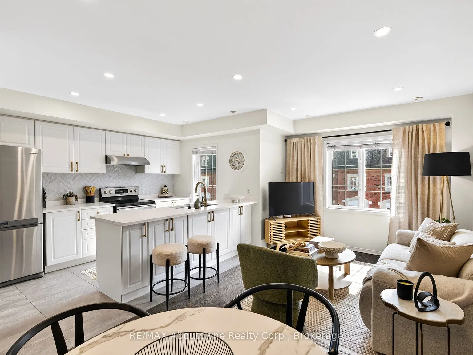 2 bed, $2,850 — Photo 3
