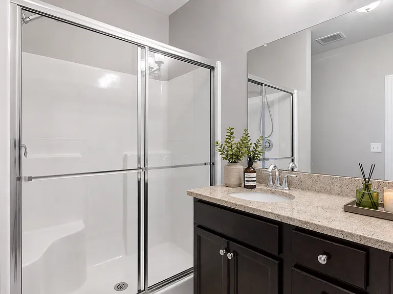 Essex Chase Apartments — Photo 15