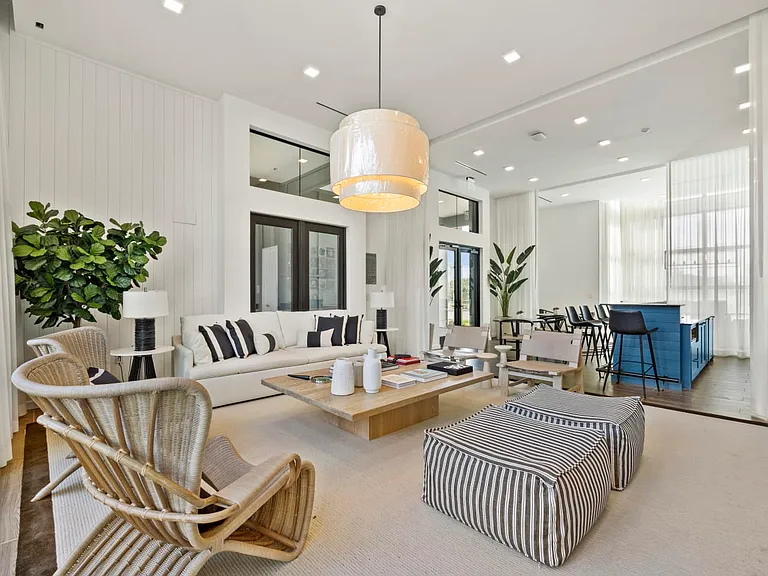 Azalea Luxury Apartments — Photo 34