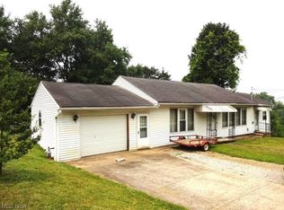 1059 Cedar Grove Rd, Parkersburg, WV 26104
