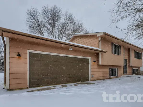 5627 Lannon Ave NE, Albertville, MN 55301