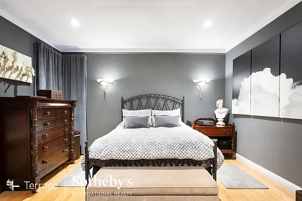 Sold by Terrace Sotheby's International Realty | media 12
