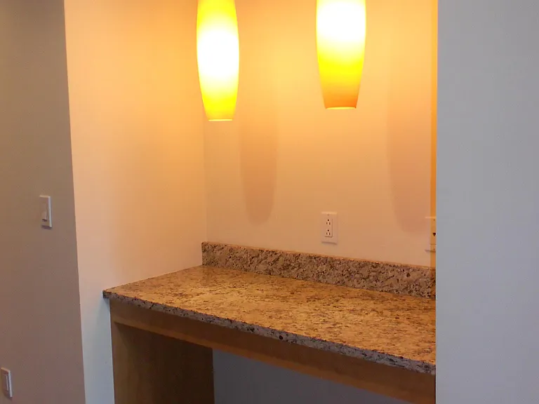 4258 Main St #6 — Photo 4