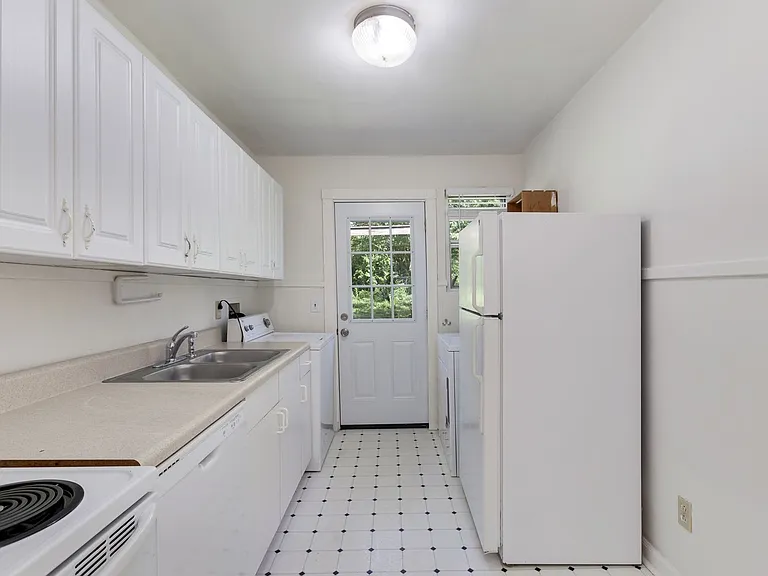 4104 Kimbark Dr — Photo 10