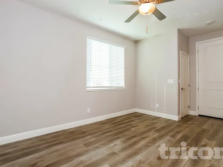 1265 Victorian St — Photo 6