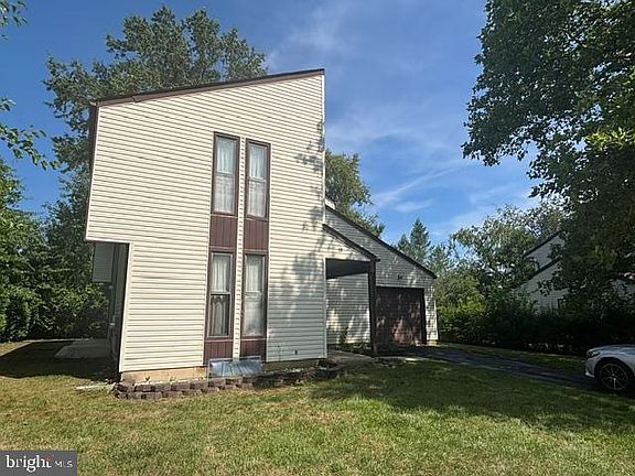 2nd image of 19 Pennington Rd