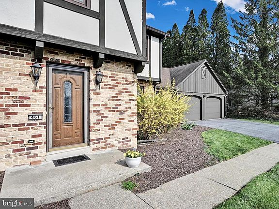 4th image of 461 Woodcrest Dr