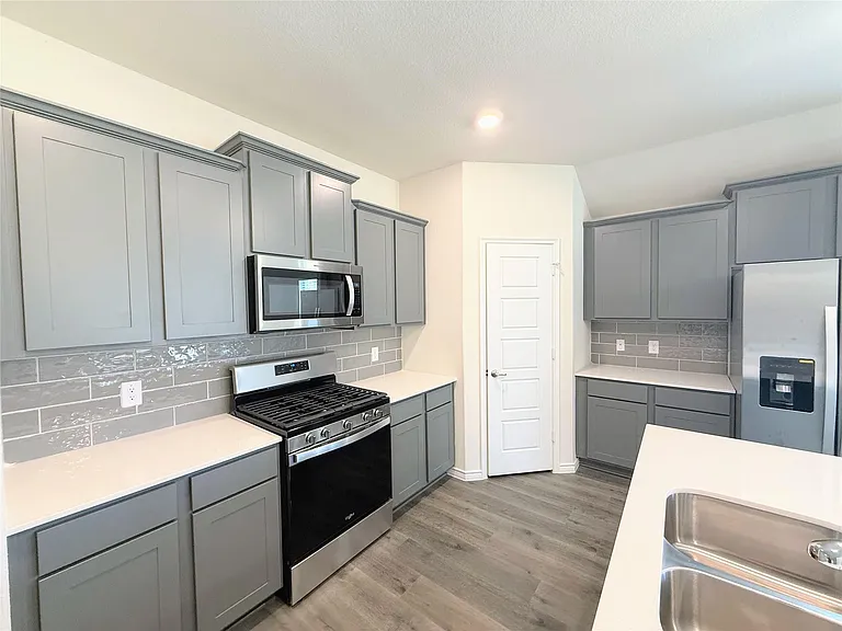 6233 Lassen Ct — Photo 4