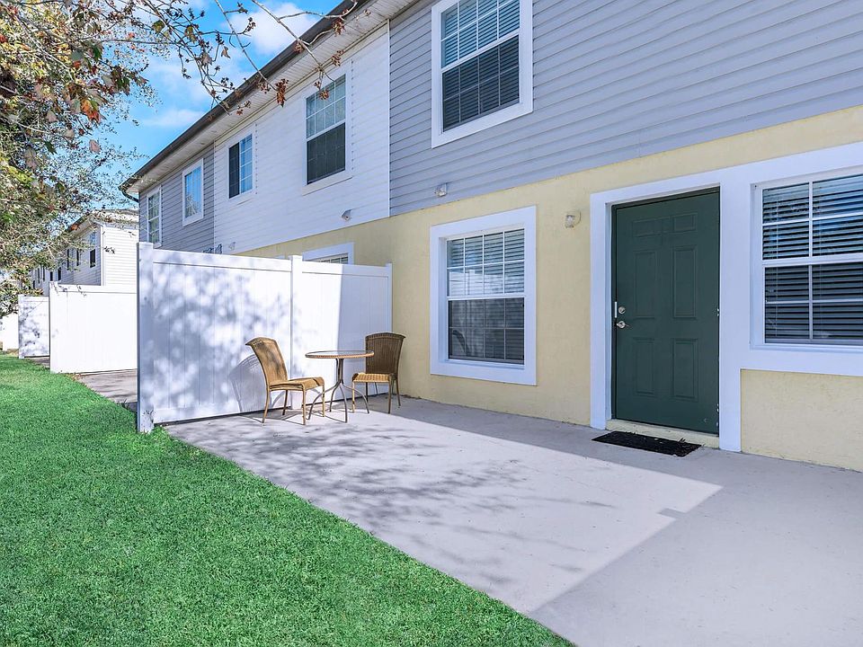 2nd image of 110 Carol Susan Ln