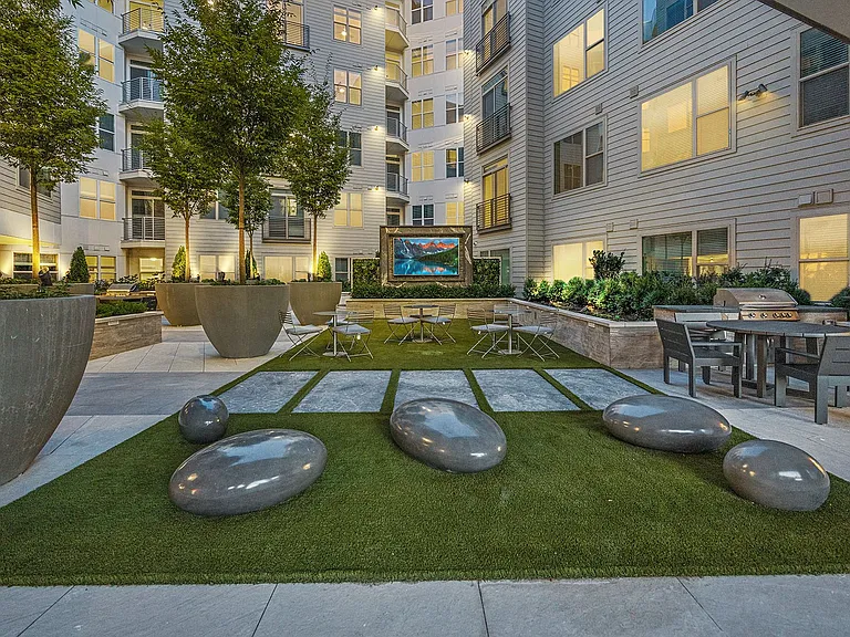 Urbane at Alewife — Photo 33