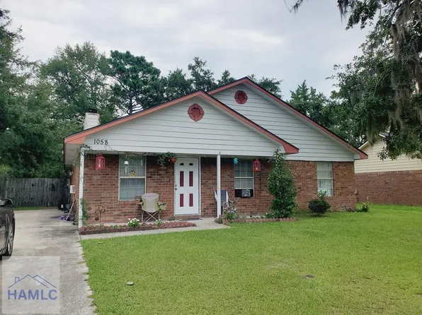 1058 Desert Shield St, Hinesville, GA 31313