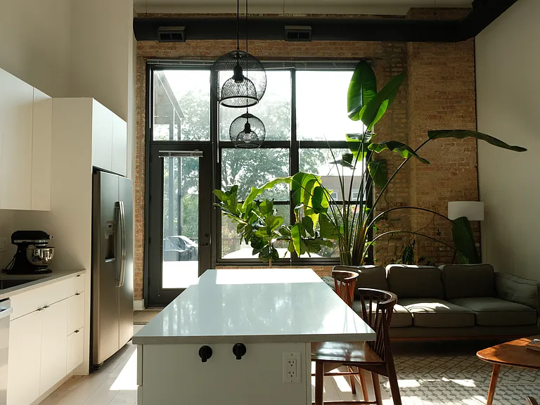 3228 W Palmer St #12 — Photo 2