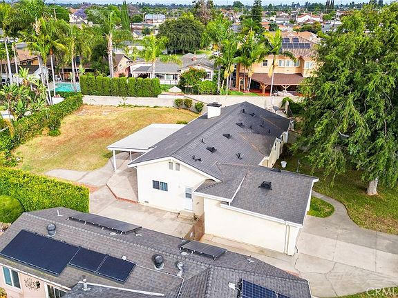 5th image of 8135 Dacosta St