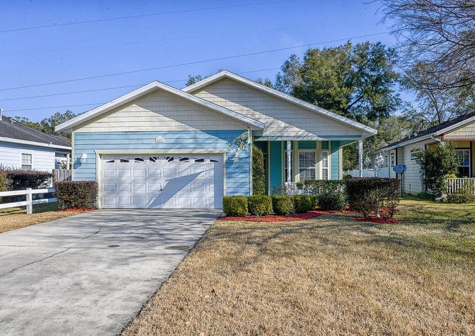 1st image of 4019 NE 23rd Pl