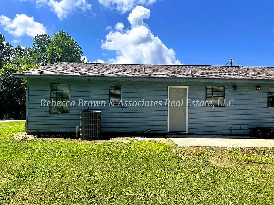 2 bed, 1.5 bath, 960 sqft, $995 — Photo 2