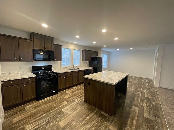 2nd image of 516 Courtland Ln #685