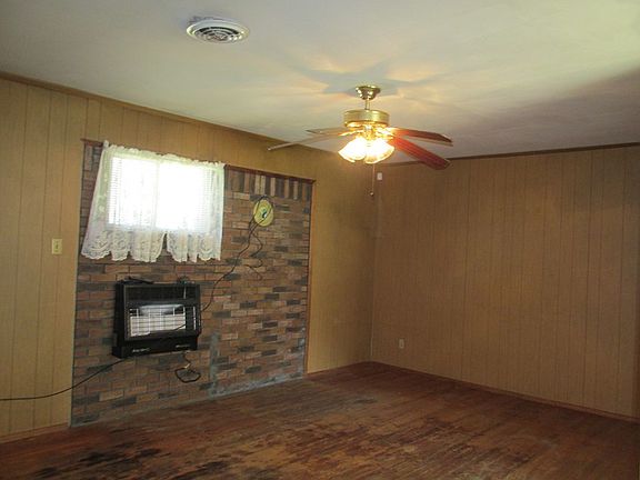 3rd image of 100 Green Hill Dr