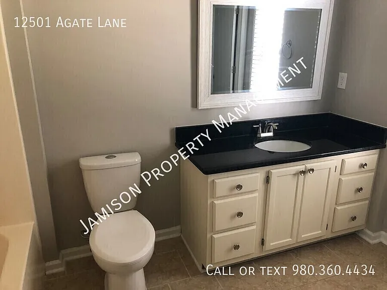 12501 Agate Ln — Photo 8