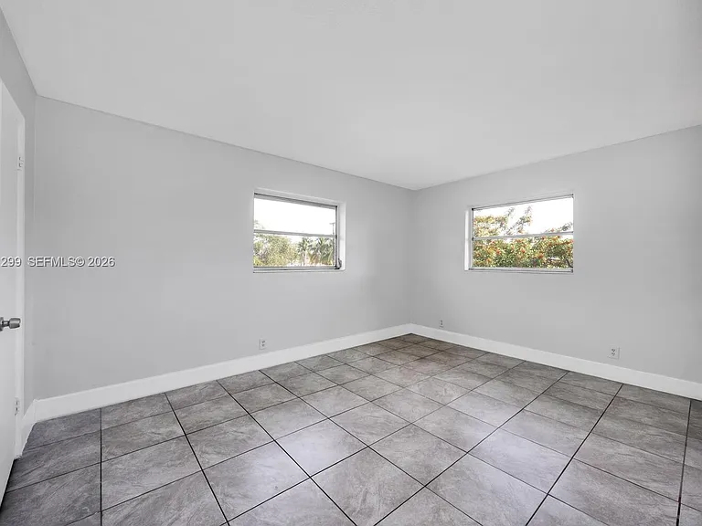 510 SE 12th Ct #6 — Photo 10