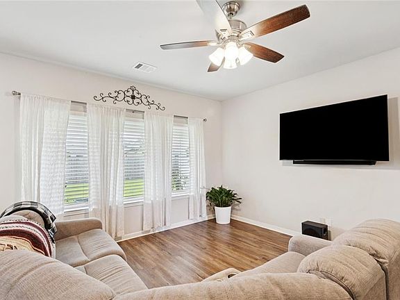 3rd image of 16713 Highland Heights Dr