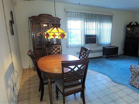 3rd image of 10 Arlington St APT 1A