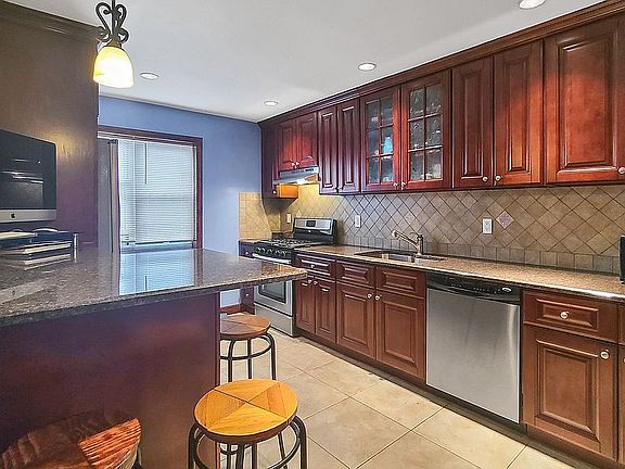 5th image of 31-90 140th St APT 1G