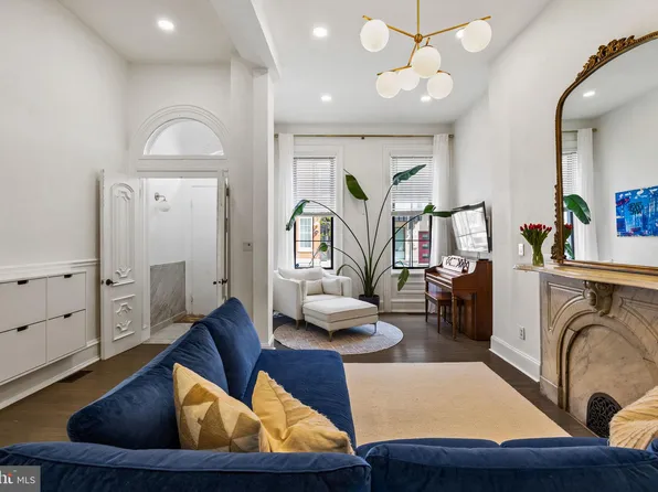 1628 Brown St, Philadelphia, PA 19130