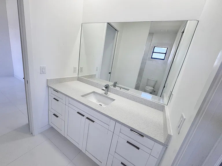 3032 NW 41st Ave — Photo 15