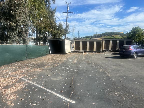 4th image of 4 Wygal Dr