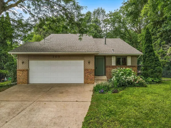 709 Eklund Ct, Northfield, MN 55057