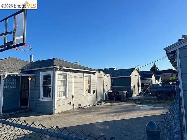 9945 B St photo 1