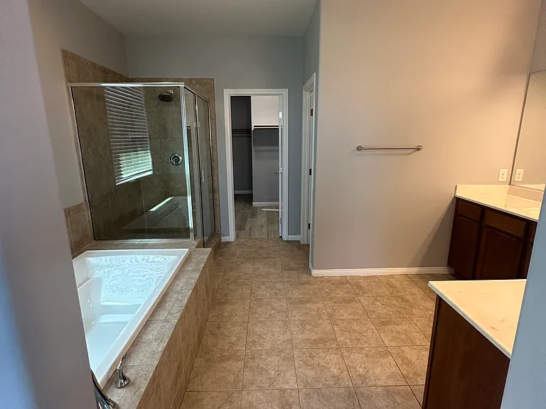 576 Glassford Ct — Photo 23