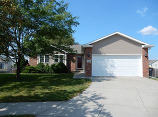 2440 W Ashley Cir, Lincoln, NE 68524
