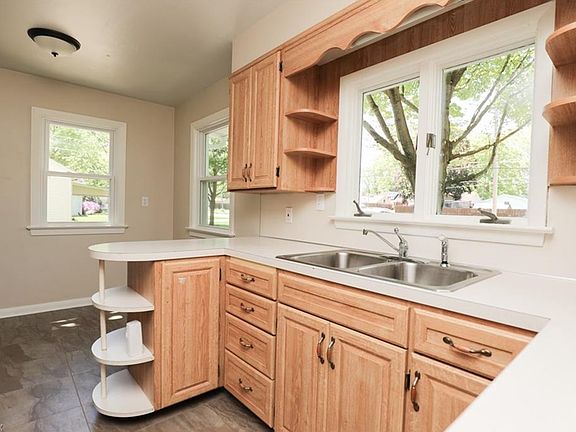 4th image of 216 Park Pl