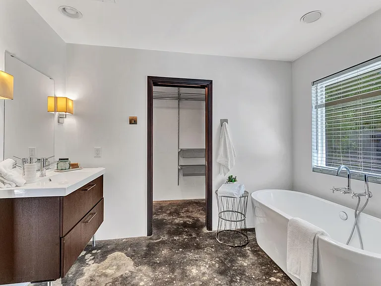 1208 Fairwood Rd — Photo 23