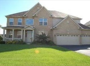 655 Bennett Dr, North Aurora, IL 60542