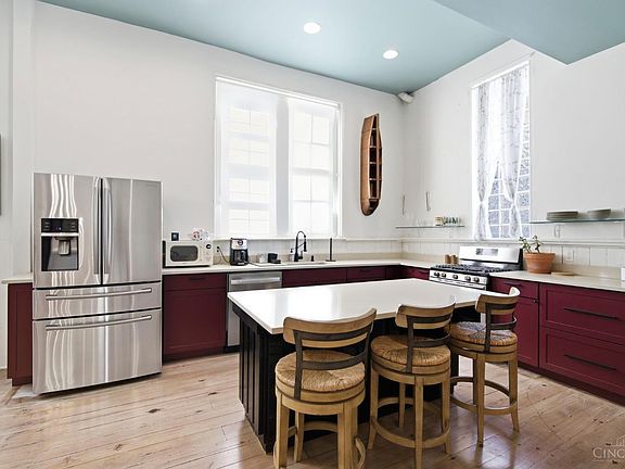 36th image of 1835 Baymiller St