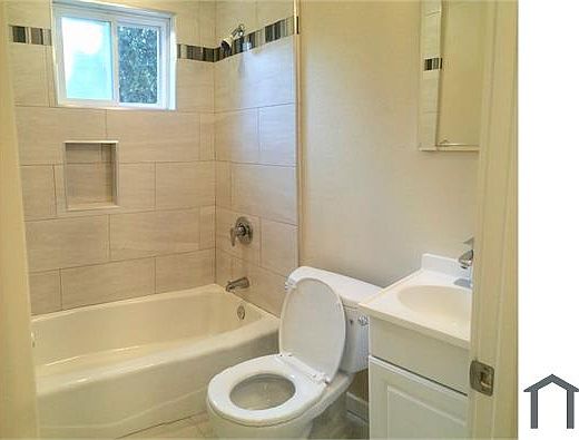 4th image of 987 Helen Ave #2